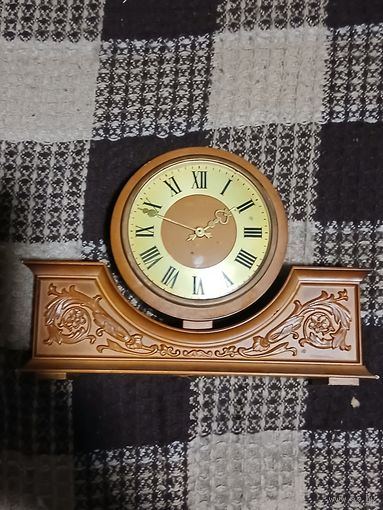 Часы Весна под реставрацию. Старт с 2-х рублей. Смотрите другие лоты, много интересного.