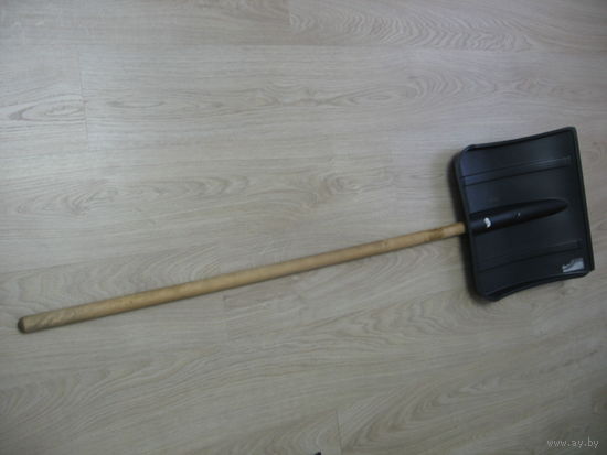 Лопата снеговая 380х365х1350 мм, с деревянным черенком