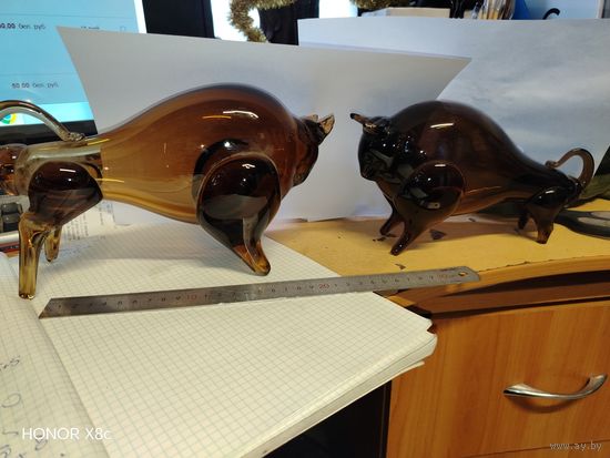 Зубр из стекла