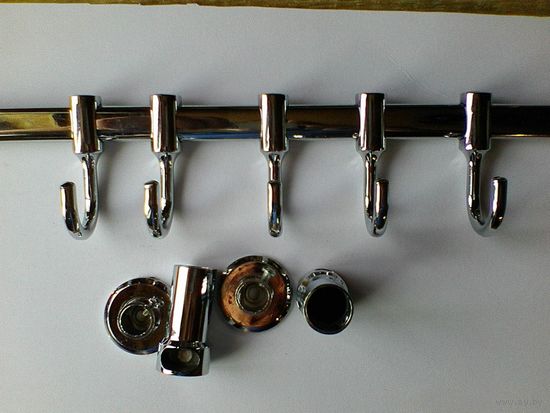 Вешалка Настенная на Пять Крючков (Металл) - Длина 35 см.