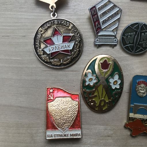 Лот значков СССР