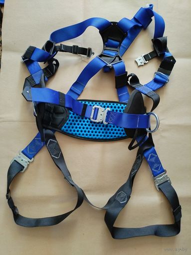 Привязь страховочная DVX07 шеститочечная с поясом для позиционирования, усиленными швами и автоматическими пряжками