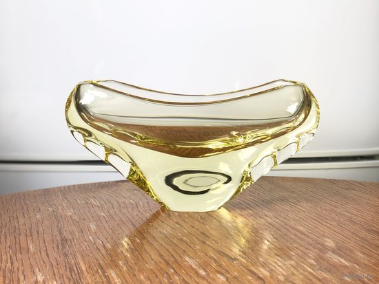 Конфетница ваза Чехословакия цветное стекло 23см