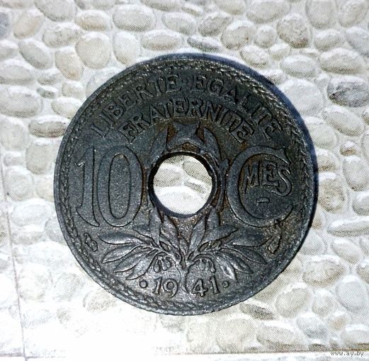 10 сантимов 1941 года Франция. Третья Республика. Подчёркивание под "MES". Точки до и после 1941. Достойный сохран!