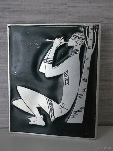 Панно  Белорус играет на дуде