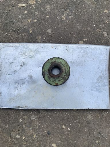 Гайка запасного колеса бокового прицепа мотоцикла м 72