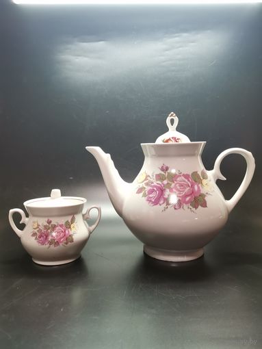 Заварник, сахарница. (одним лотом).