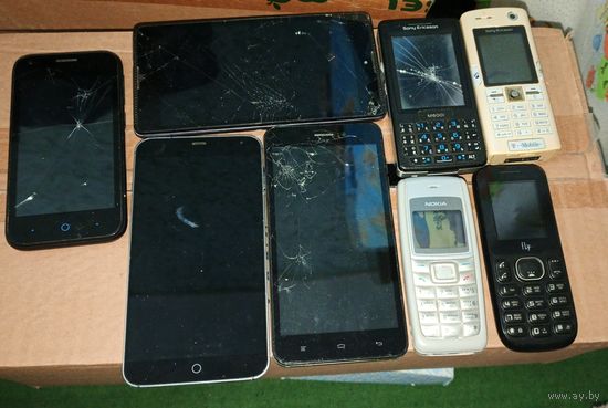Телефоны неисправные одним лотом