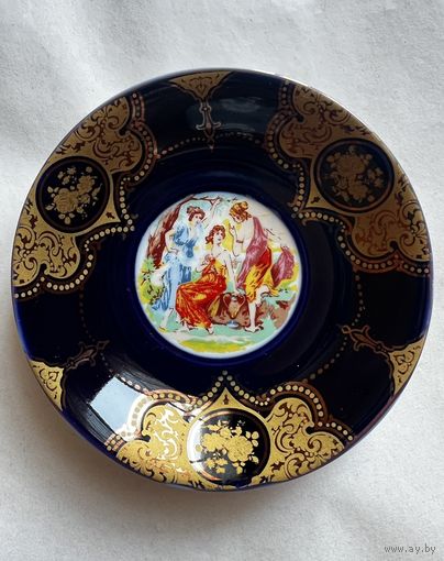 Винтаж! Фарфор. Чайное блюдце "Мадонна" 115 мм. (Миниатюрная тарелочка, cюжeт "Три грации" ) кобальт, золочение. АУКЦИОН не с рубля без МПЦ.