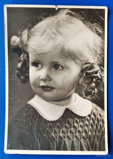 Импортная фотооткрытка. Девочка. Германия. 1950-е. Подписана.