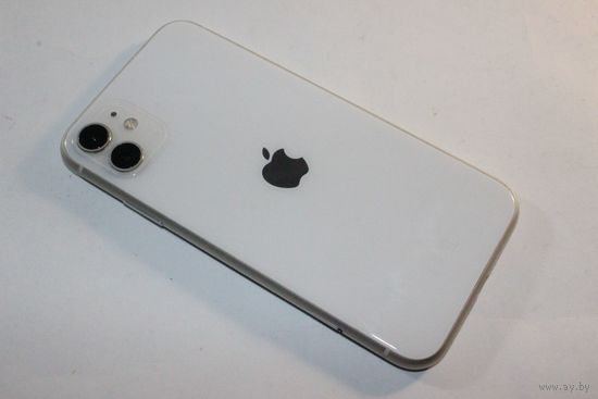 Смартфон Apple iPhone 11 128GB (белый)