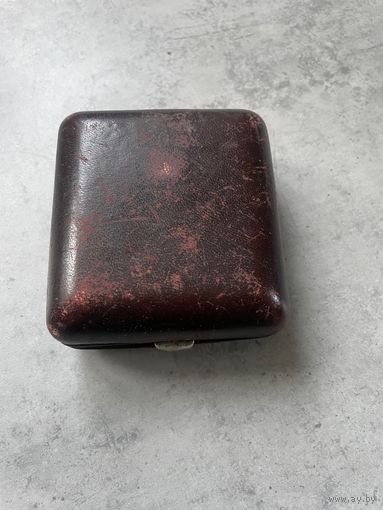 Коробка Футляр кейс для дорожных часов Junghans Германия. 1957г. Металл. Кожа. Винтаж.