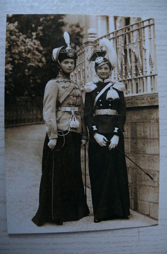 Дочери императора Николая II: великие княжны Ольга и Татьяна в формах подшефных полков; 2015, чистая, изд. Санкт-Петербург.