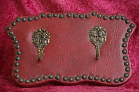 Вешалка  ( 17 см х 29,5 см )