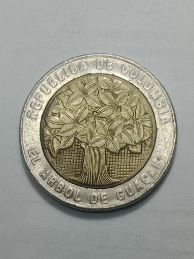 Колумбия 500 песо 2010 года .