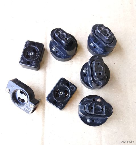 СССР: розетка для подключения дневной лампы (люминесцентной) с патроном G13 и розетка для пускорегулирующего стартера