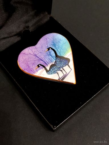 Брошь кулон Вечная любовь фарфор