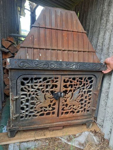 Антуражный Камин чугунный с мистическими драконами Минский завод отопительного оборудования разумный торг быстрая продажа