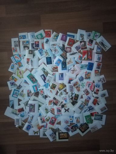 150 чистых марок СССР (марки с уголками, с номерами)