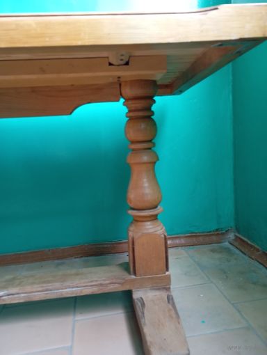 СТОЛИК РЕЗНОЙ.