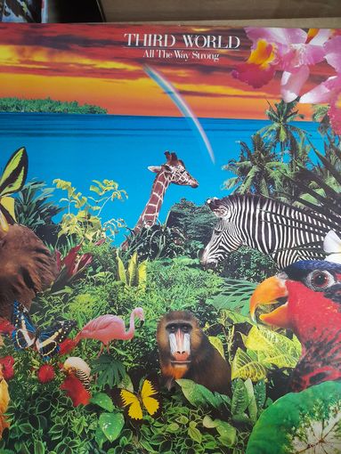 THIRD WORLD "ALL THE WAY STRONG" 1983 LP GATEFOLD,  JAPAN CBS 25AP 2670  - NM-