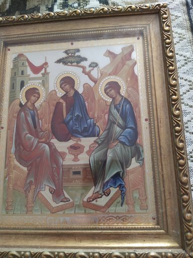 Икона троица золочение отличная икона в киоте 28/24