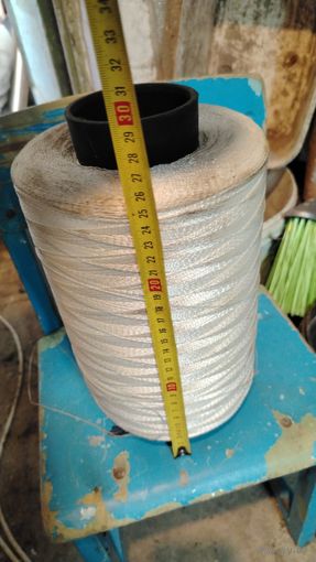 Нитка капроновая  толщ.1 мм. вес -4.2 кг.