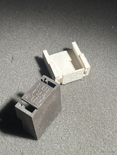 Крышка блока предохранителей (цена за 1шт)