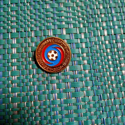 Значок. Футбол. UEFA. Чемпионат Европы. Юноши. СССР. 1984 год.