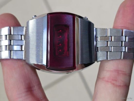 Электронные часы (полностью рабочие), Электроника 1 (Терминатор) в комплекте с родным браслетом. Состояние!