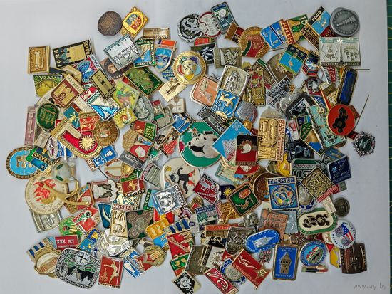 Значки СССР Одним лотом 200 шт. С рубля