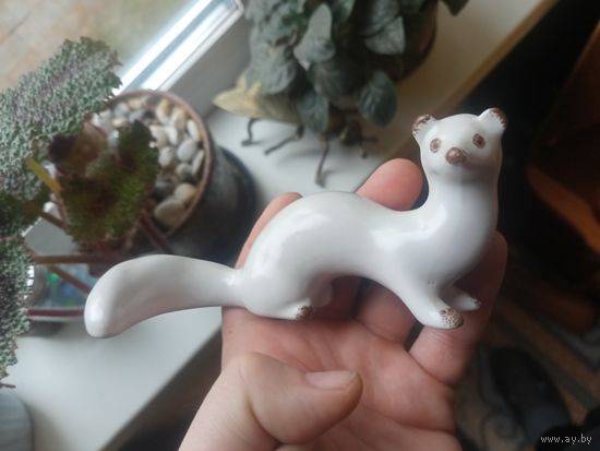 Статуэтка хорёк