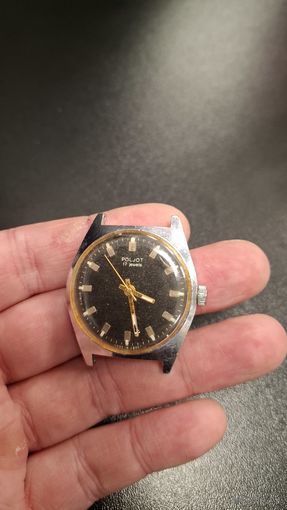 С 1 рубля 3 дня! Яркое внешнее состояние. Идут, через разное время останавливаются.