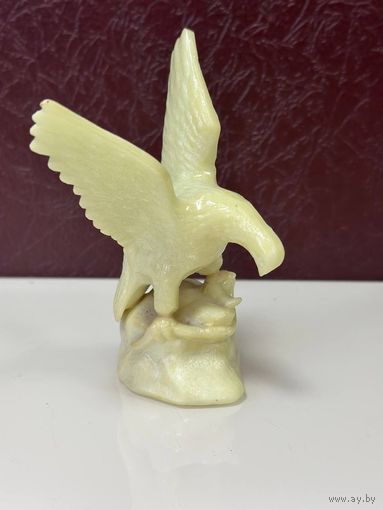 Статуэтка Ссср светится в темноте