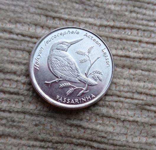 Werty71 Кабо Верде 10 эскудо 1994 Сероголовая Альциона Птица