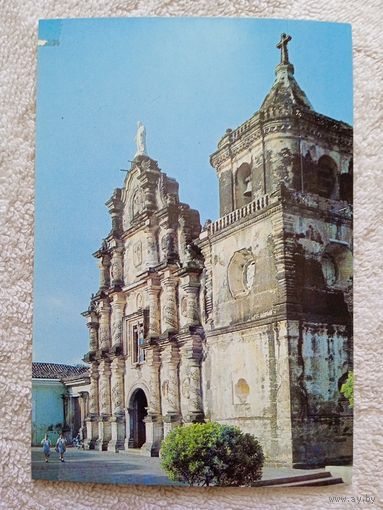 Никарагуа, Леон. Церковь Ла Коллекционер, главный памятник барокко в стране