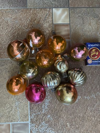 Лот елочных игрушек.