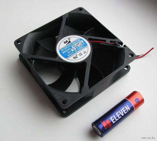 Кулер, вентилятор бесщеточный постоянного тока YM1208PTS1, 12V 0.30A, 80x80x25 мм .