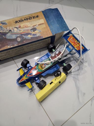 Винтажная гоночная машинка