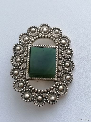 Брошь завода Рекорд с нефритом, очень редкая