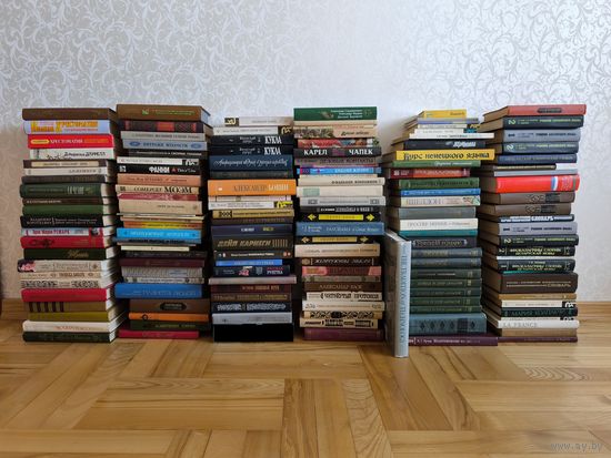 Книги самой разной тематики.