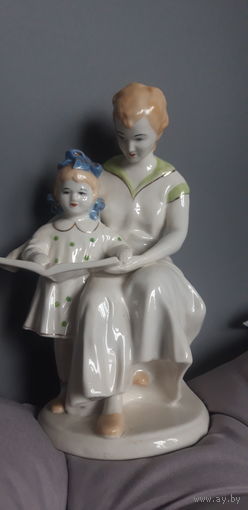 Фарфоровая фигура