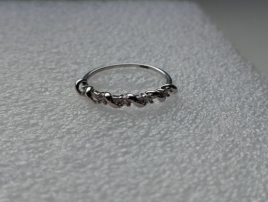 Кольцо с фианитами, серебро