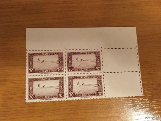Французская колония Алжир угловой квартблок с 2 купонами чистый без клея без дыр фауна архитектура (1-л1)