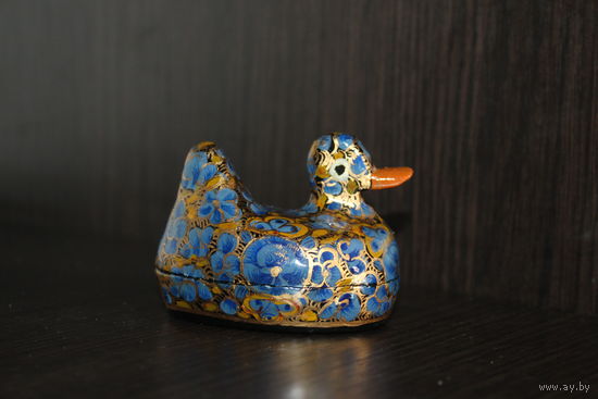 Шкатулка деревянная "Уточка", высота 4,5 см., длина 6,5 см.
