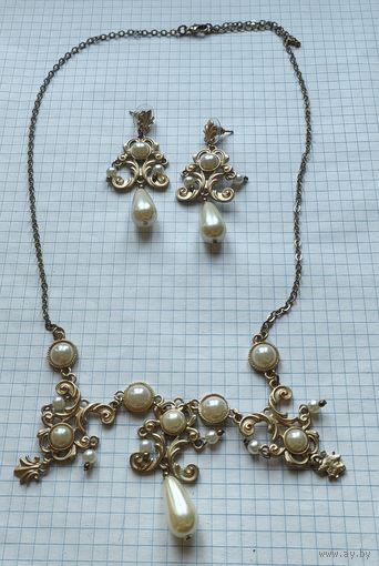 Комплект колье и серьги