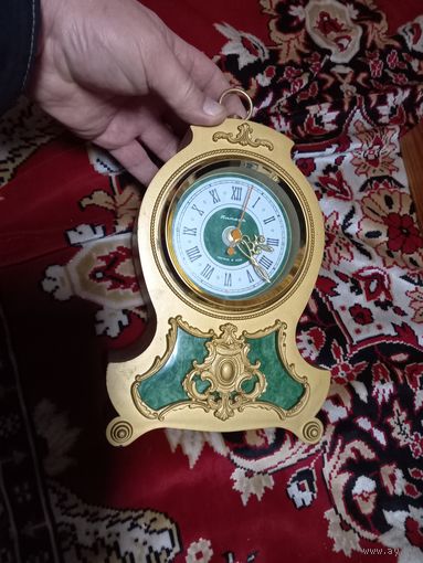 Часы настольные ЯНТАРЬ кварц СССР знак ГОСТ