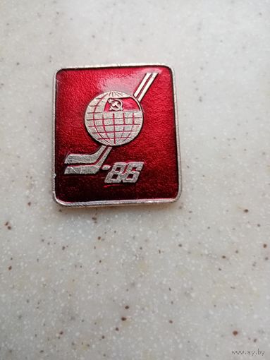 Значок хоккей 86