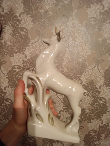 Статуэтка олень