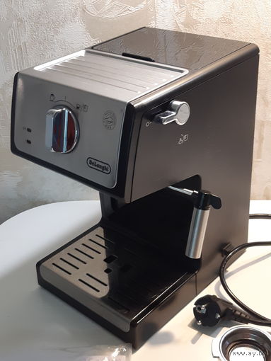 Кофеварка рожковая DeLonghi ECP33.21 BK. Мощность: 1100 Вт.